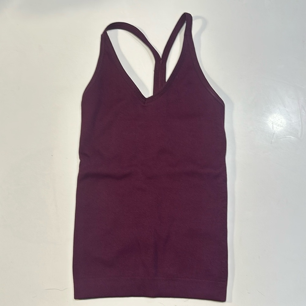 Set active tank sculptflex size small
Plum color
New with no tags